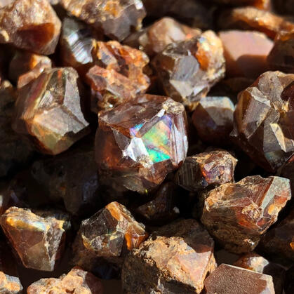 奈良県、天川村のレインボーガーネット